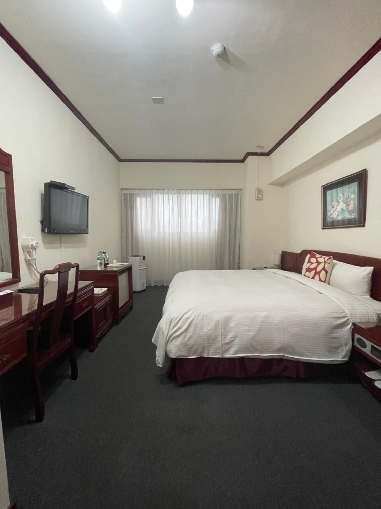 River Hotel Chiayi City Exterior photo